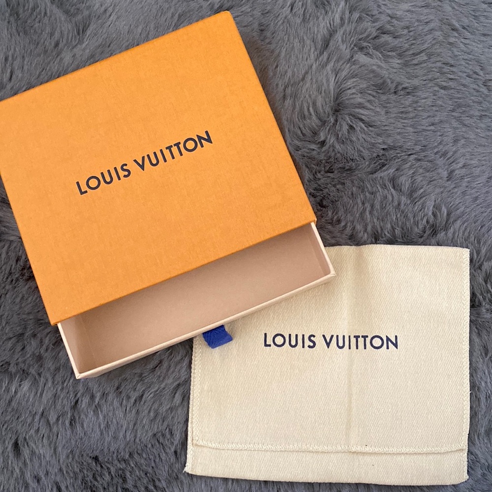 Louis Vuitton Packaging